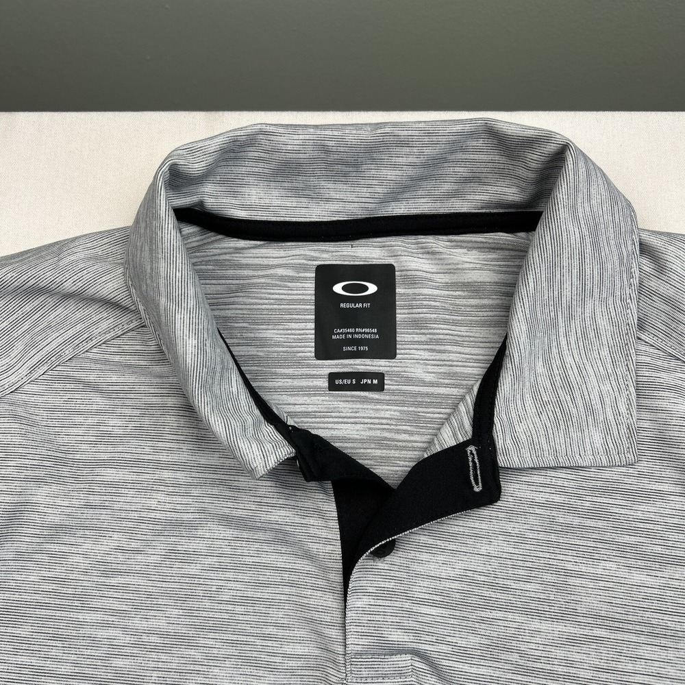 Oakley Regular Fit Mens Small Golf Polo Short Sleeve Shirt Gray Black *READ*